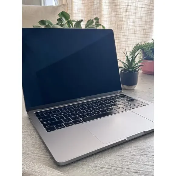 MacBook Pro 13” 2018 i5 8GB 256GB SSD – Works Great, Needs Battery, Minor Flaws - Picture 7 of 9